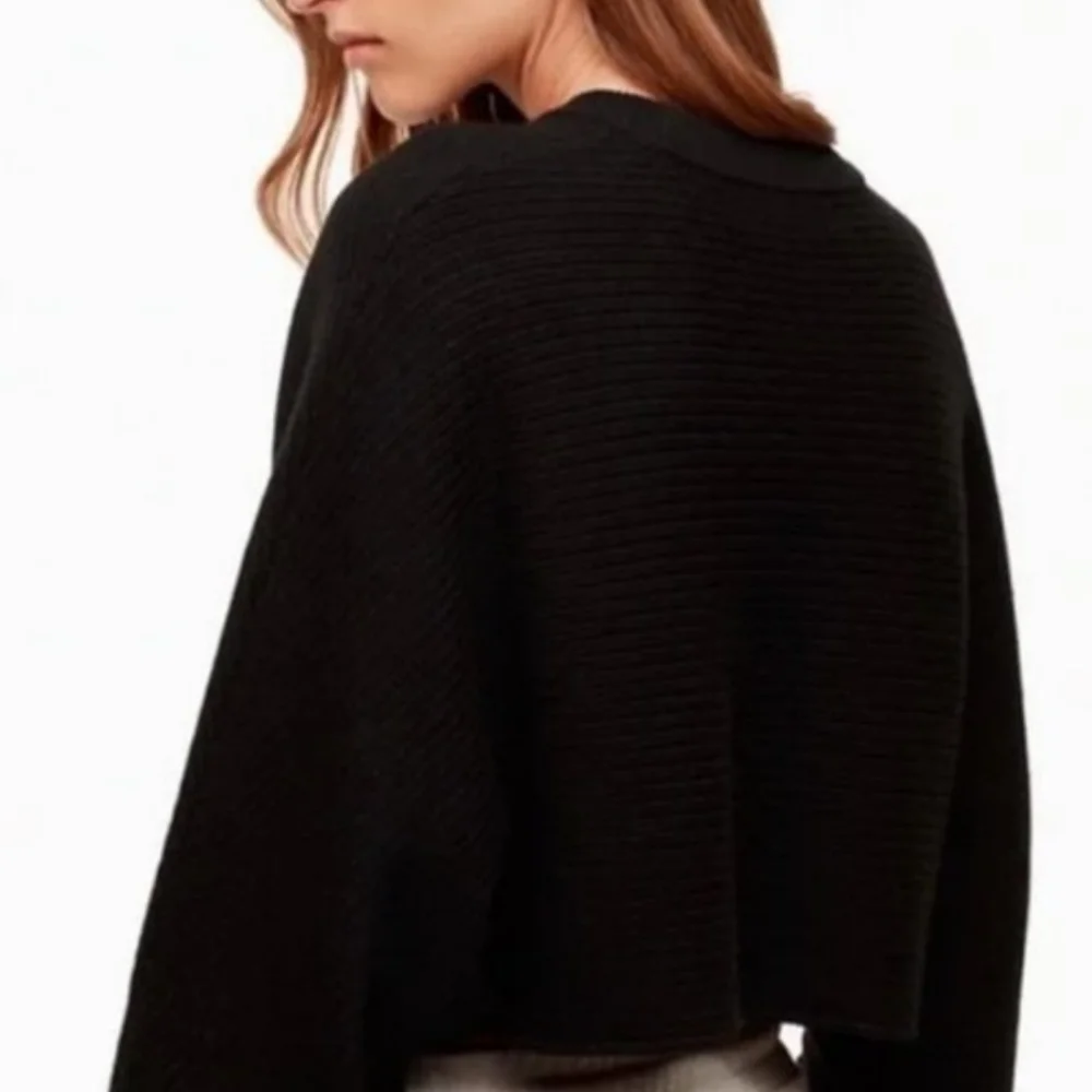 Wilfred Free Aritzia Black Cropped Sweater - Picture 3 of 13
